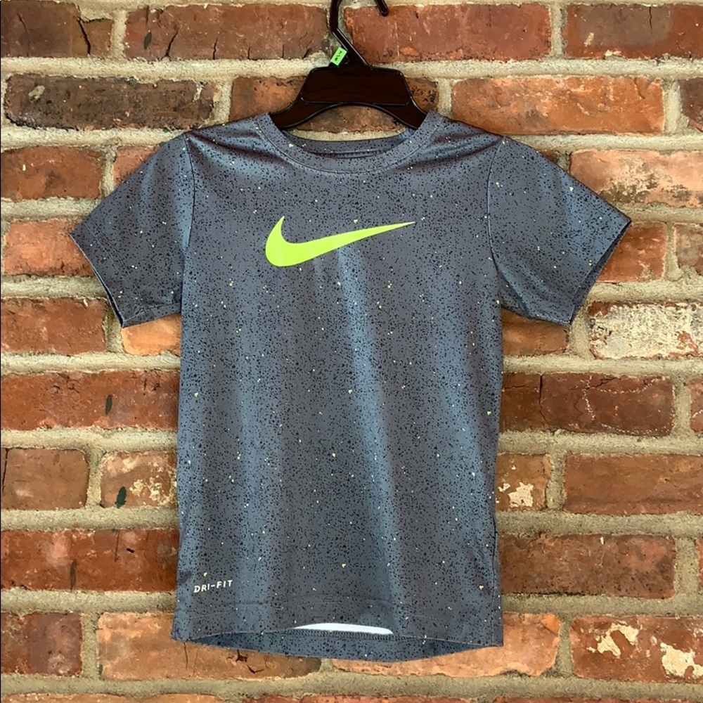 Boys Nike T-shirt